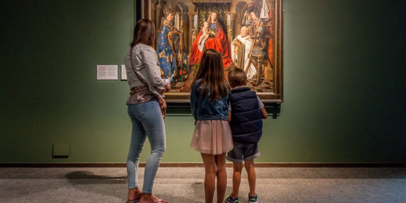 “Elegance and History: Exploring Bruges’ Museums for Discerning Connoisseurs”